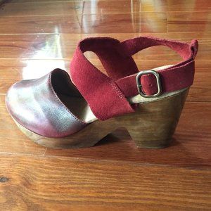 Free People burgundy clogs 8.5/39